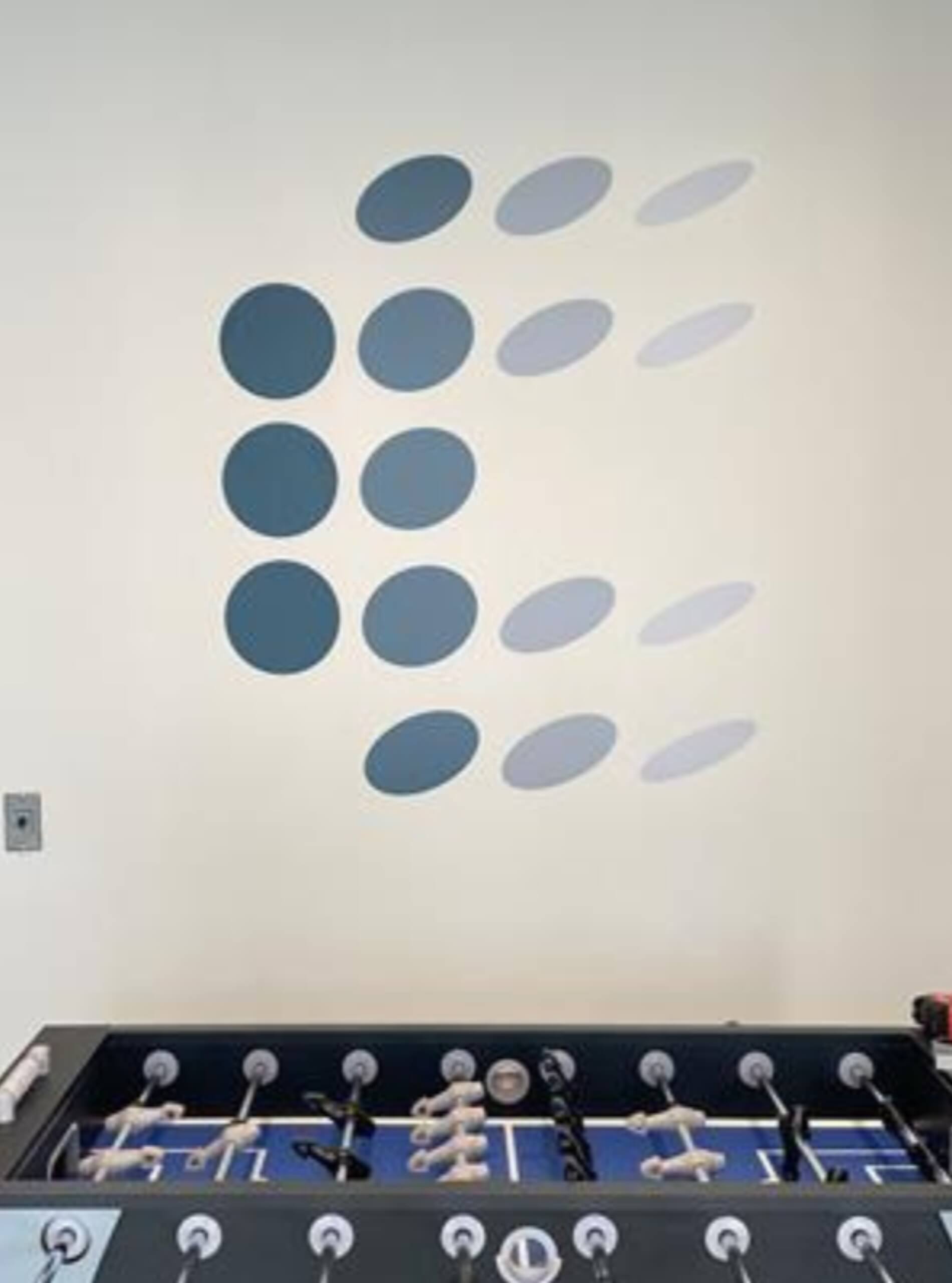 Blue dot pattern wall decal