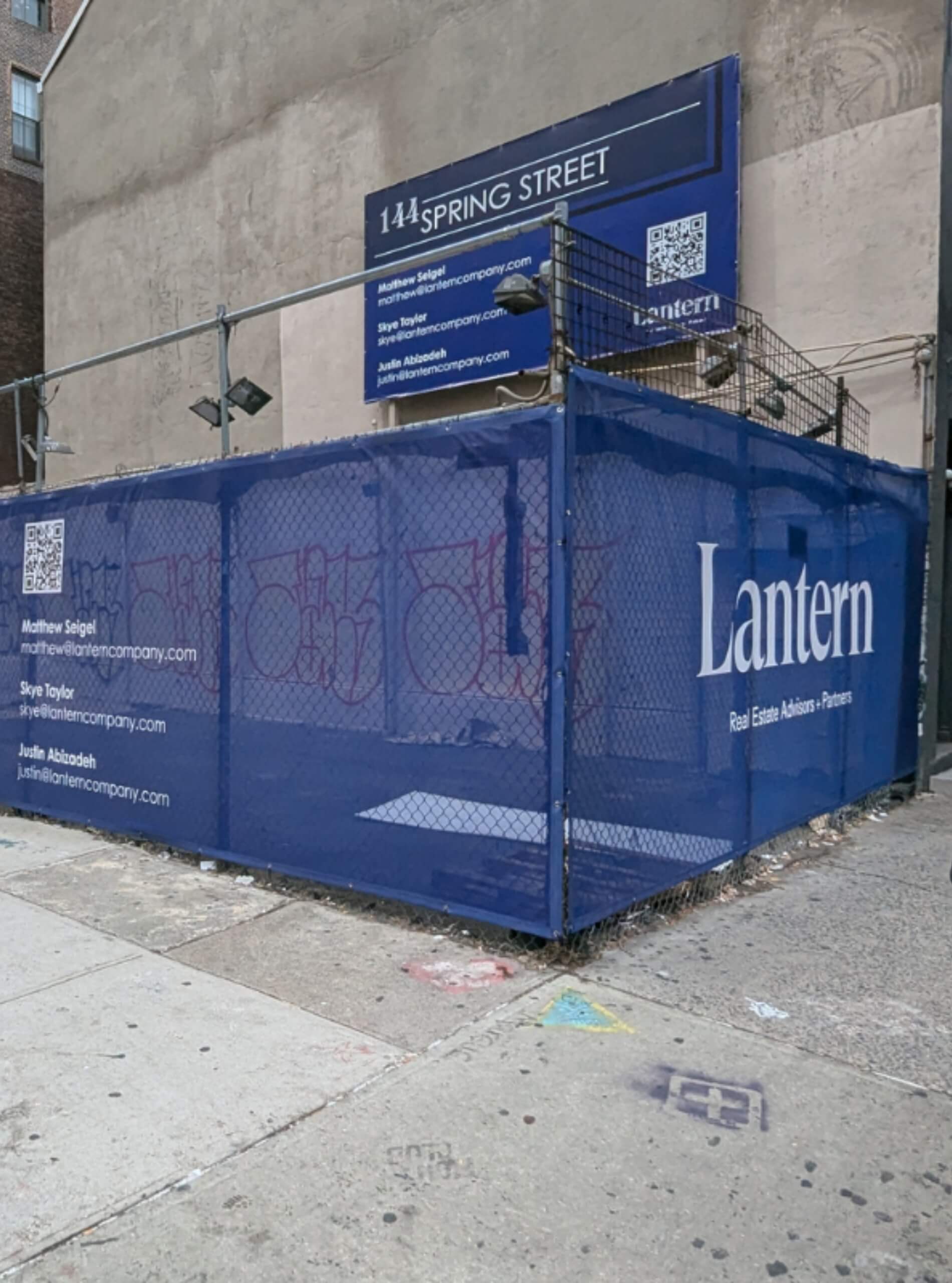 construction site mesh banners for real estate project